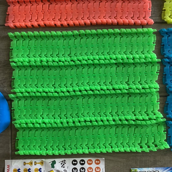 Magic Tracks Turbo RC Toys - Picture 3 of 7